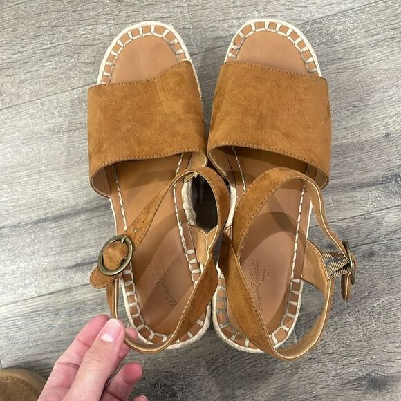 Universal Thread Target Size 9 Brown Espadrille Heeled Wedge Sandals - Picture 2 of 6